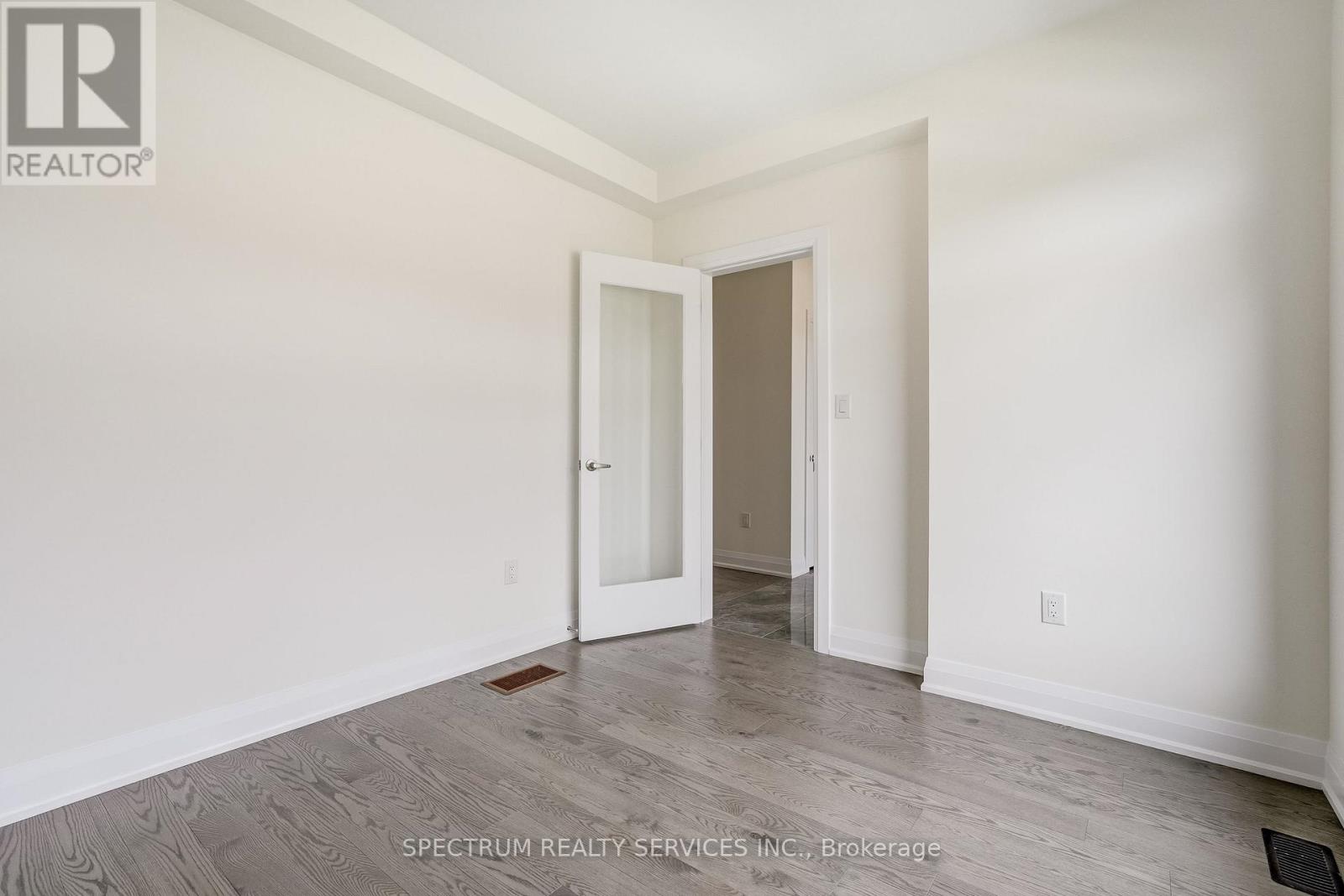 4-bedroom home for sale at 33 DORE DRIVE, Brantford ON · photo 10 of 48