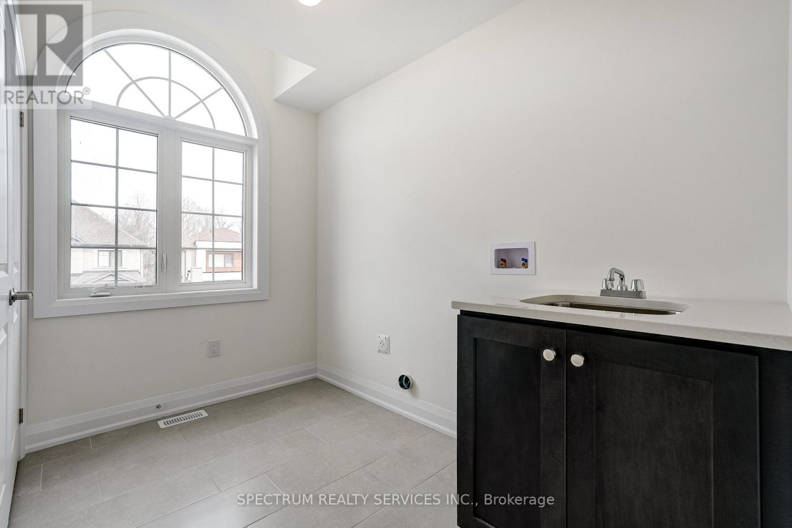 4-bedroom home for sale at 35 DORE DRIVE, Brantford ON · photo 38 of 43