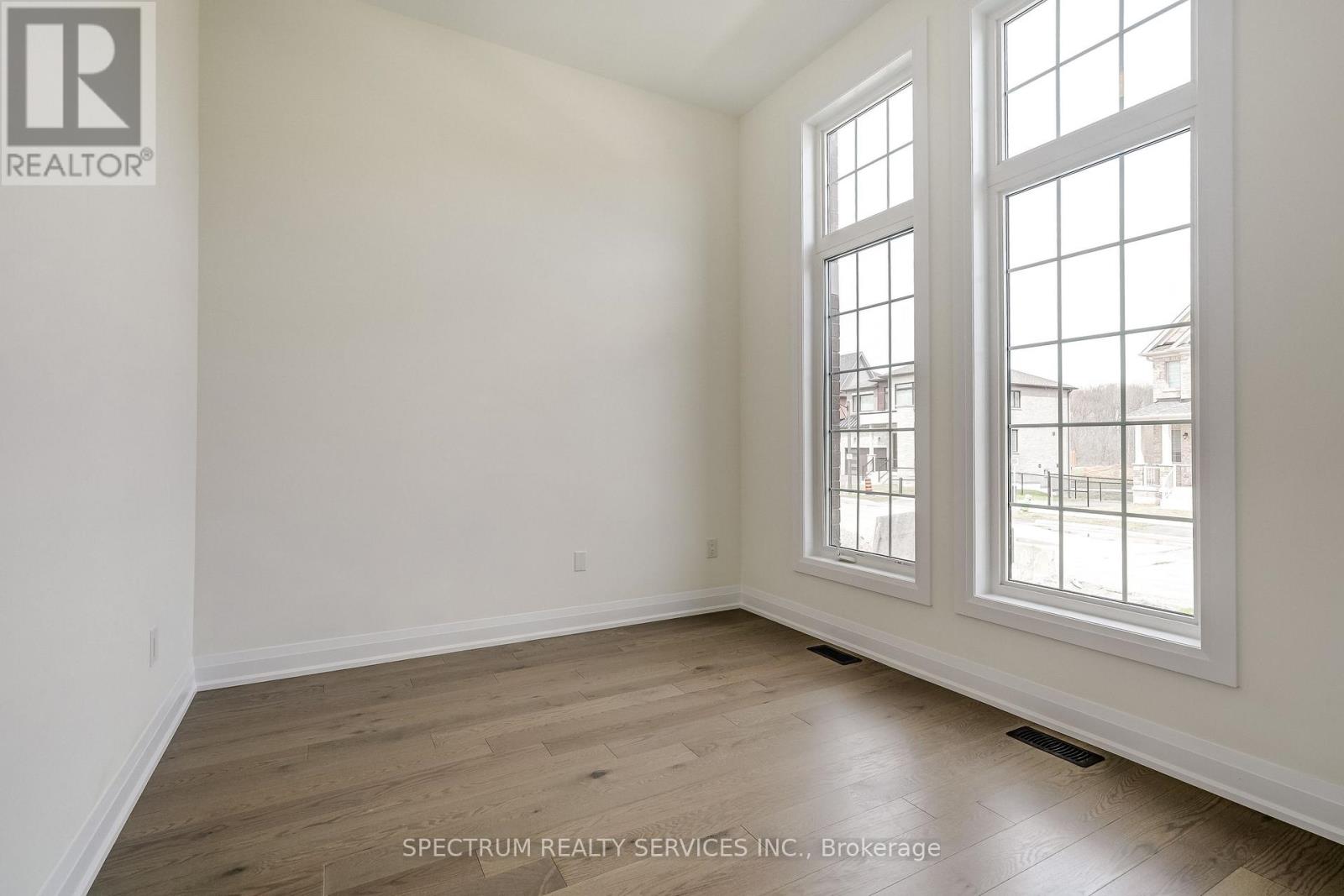 4-bedroom home for sale at 35 DORE DRIVE, Brantford ON · photo 9 of 43