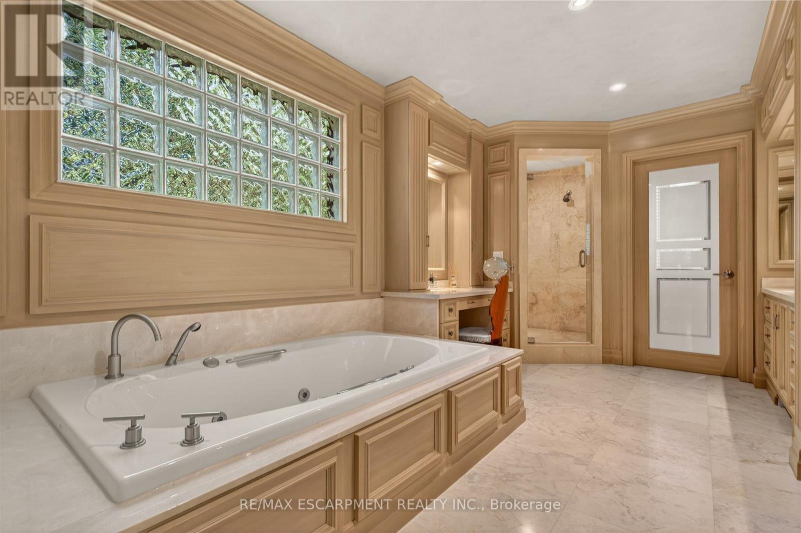 23 LANTERN LANE - Image 34