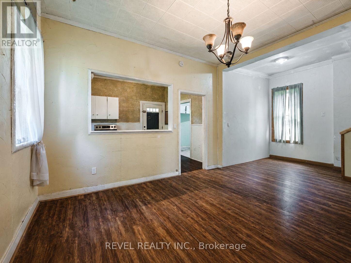 279 1ST AVENUE S - Image 14
