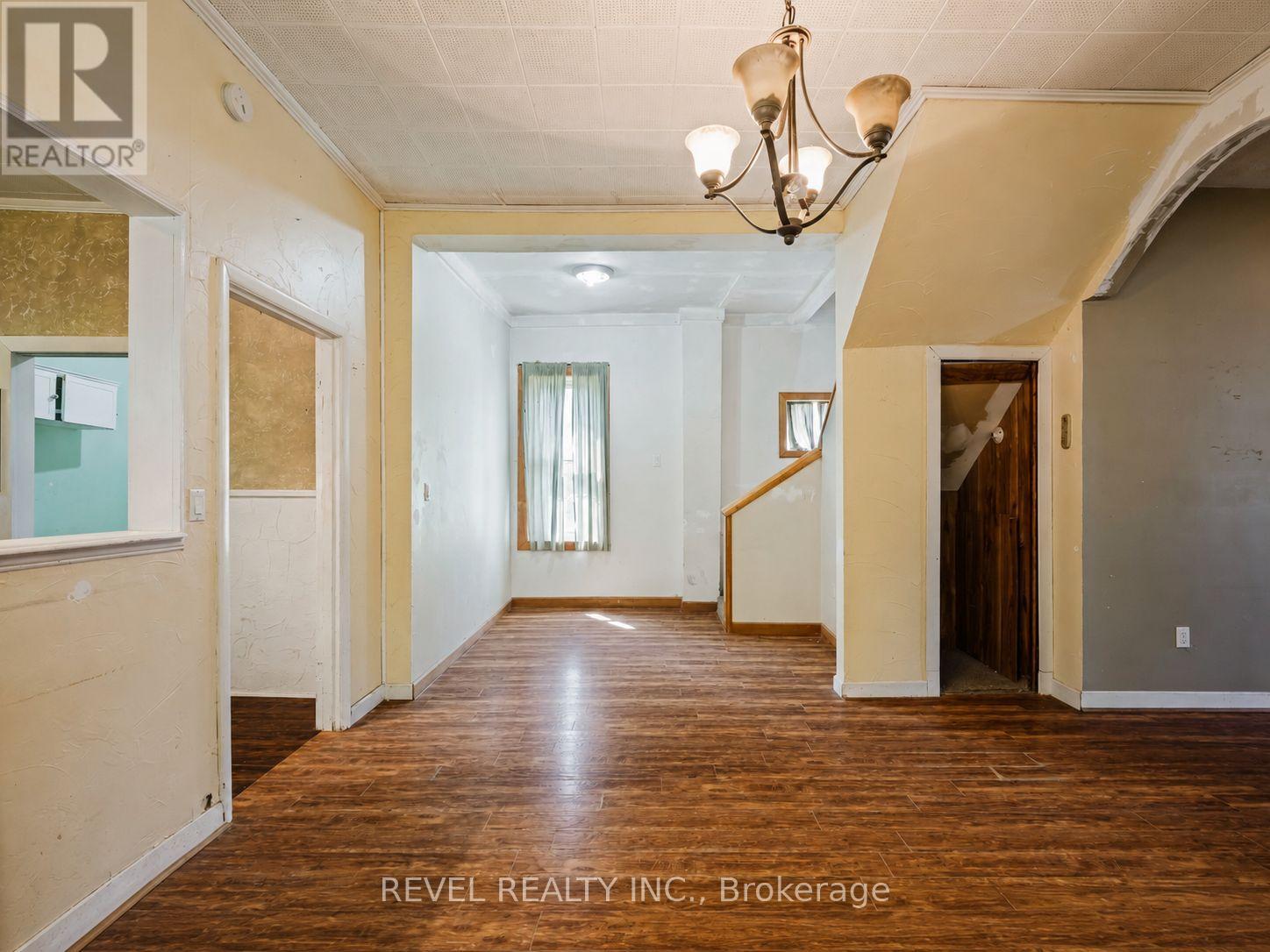 279 1ST AVENUE S - Image 15
