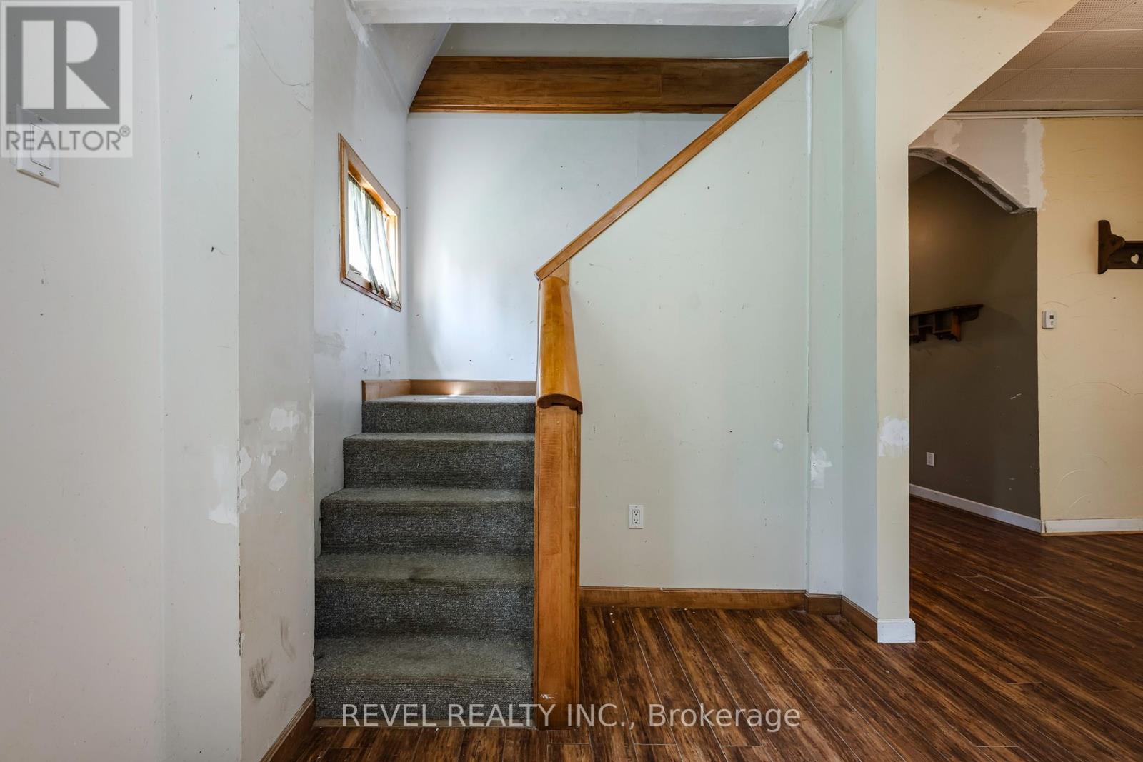 279 1ST AVENUE S - Image 21