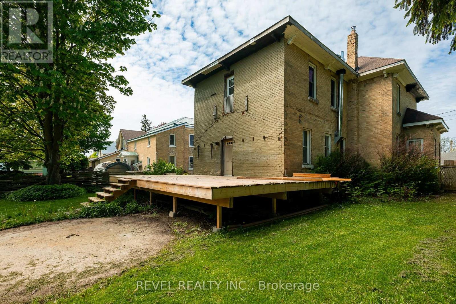 279 1ST AVENUE S - Image 35