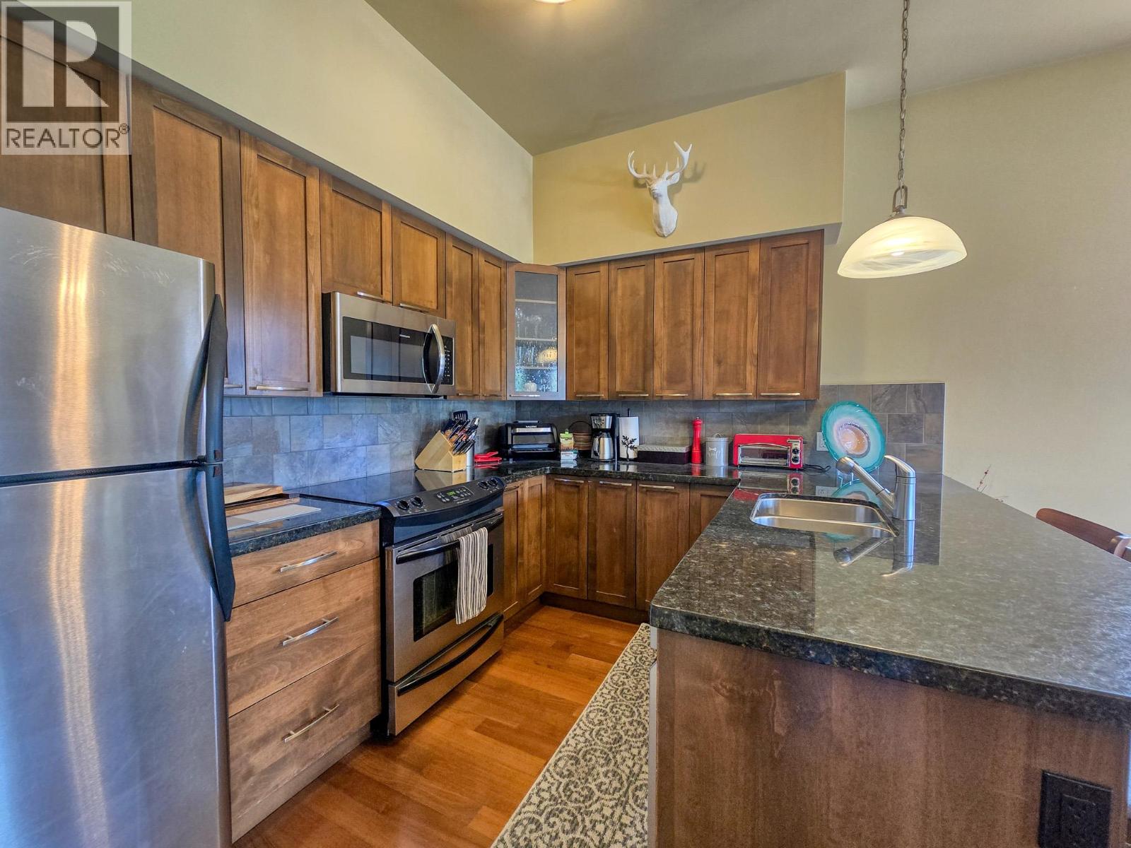 #201 905 7th Avenue - 6