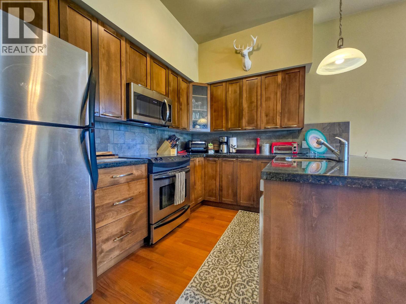 #201 905 7th Avenue - Image 2