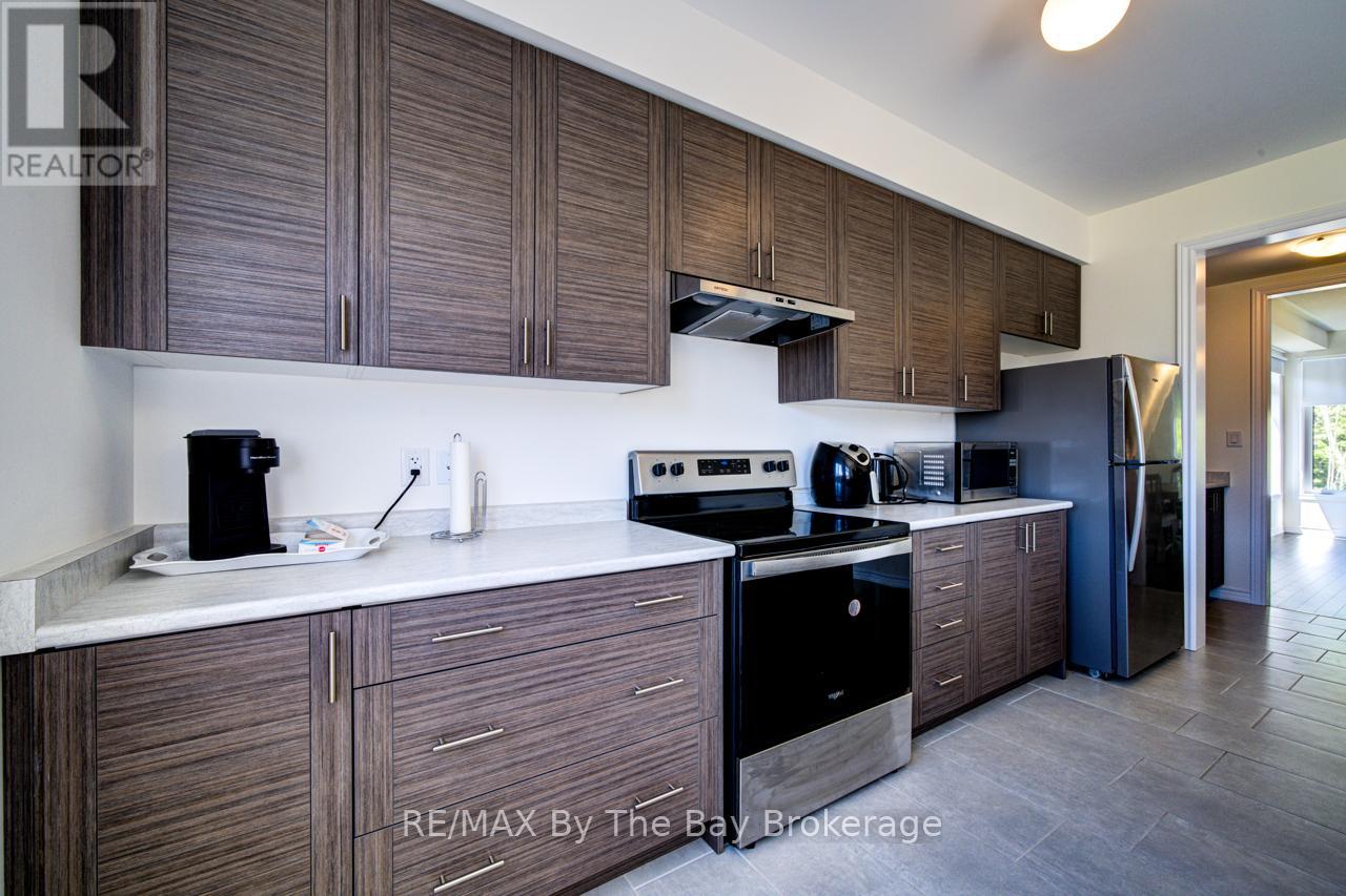 166 MAPLESIDE DRIVE - 10