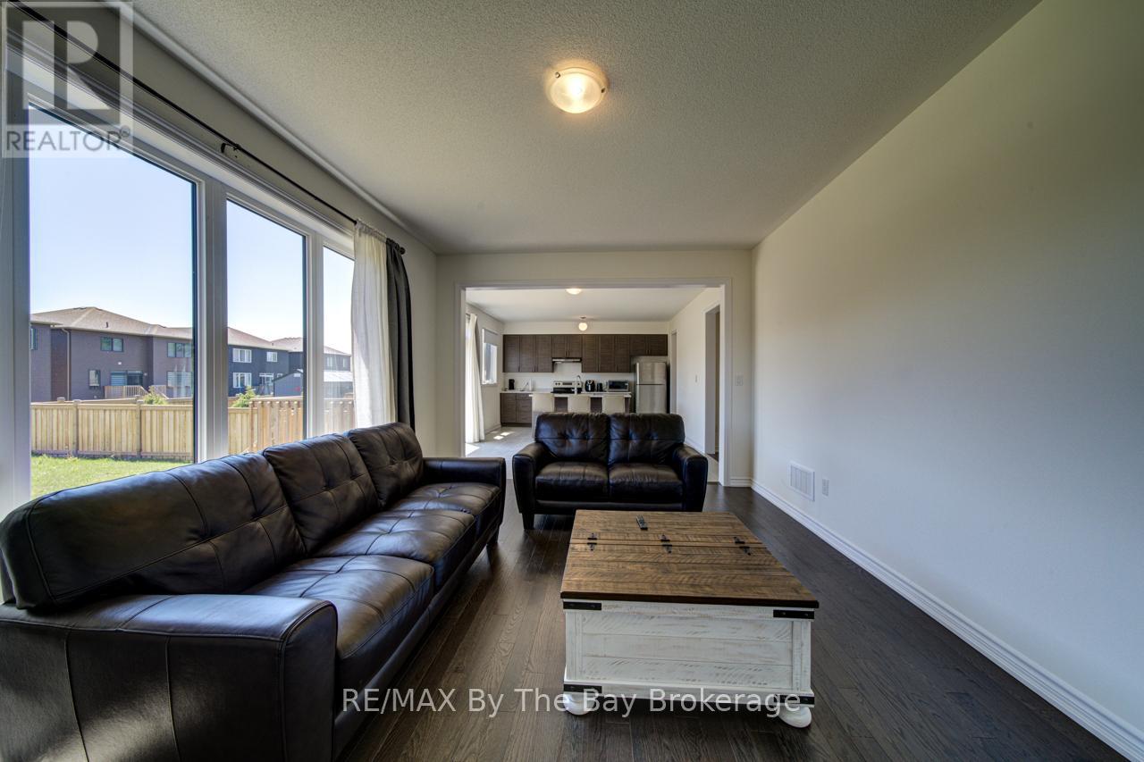 166 MAPLESIDE DRIVE - 12