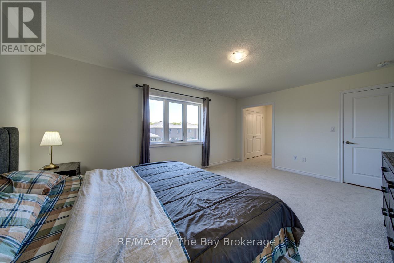166 MAPLESIDE DRIVE - 23