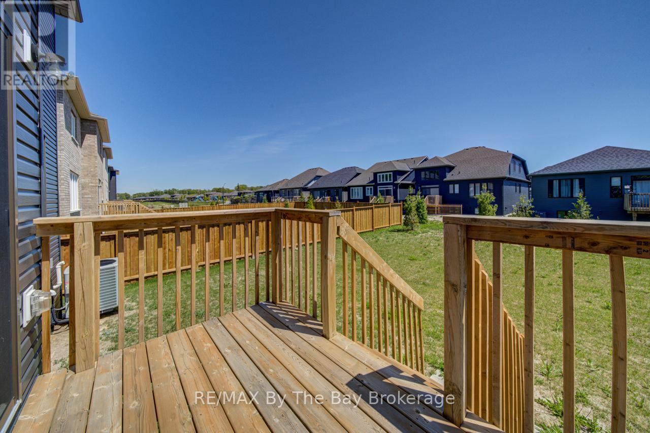 166 MAPLESIDE DRIVE - 29