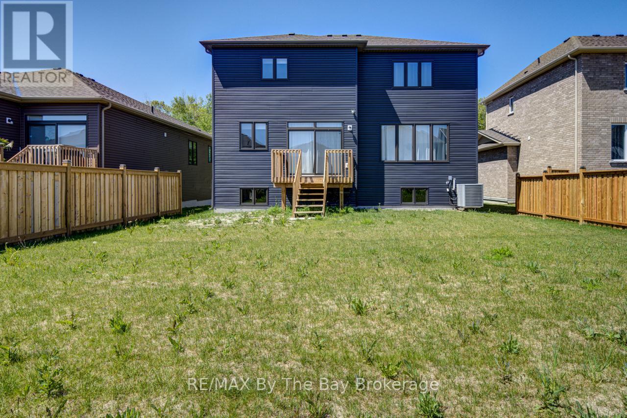 166 MAPLESIDE DRIVE - 33