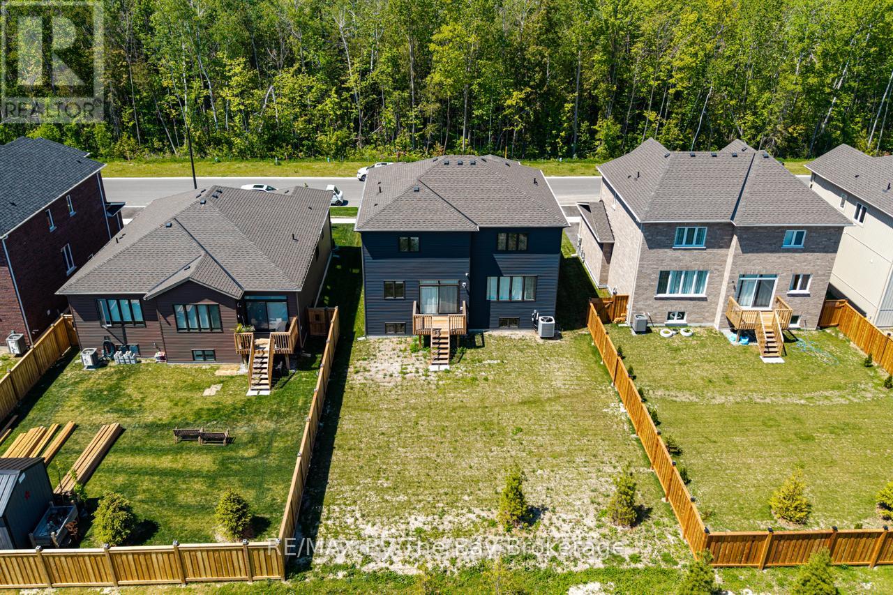166 MAPLESIDE DRIVE - 37