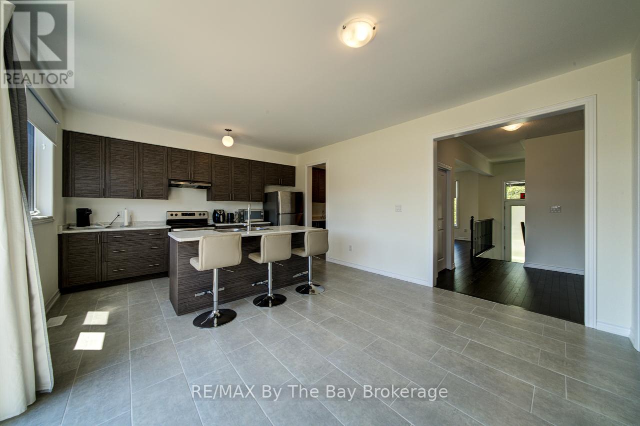 166 MAPLESIDE DRIVE - 8