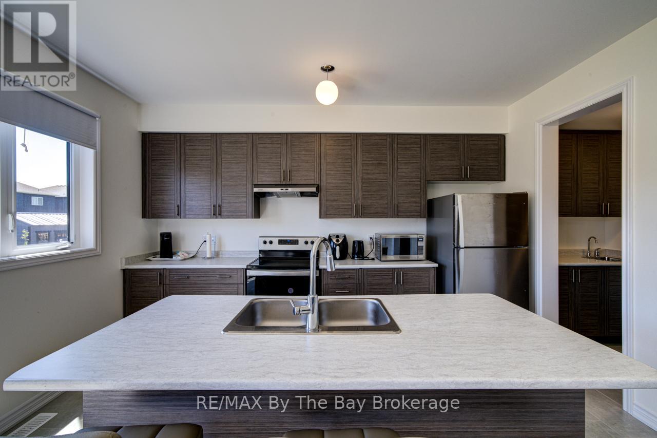 166 MAPLESIDE DRIVE - 9