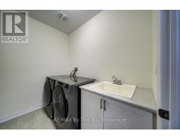 Bedroom 3 - 166 Mapleside Drive, Wasaga Beach, ON L9Z3A5 Photo 14