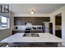 Family room - 166 Mapleside Drive, Wasaga Beach, ON L9Z3A5 Photo 9
