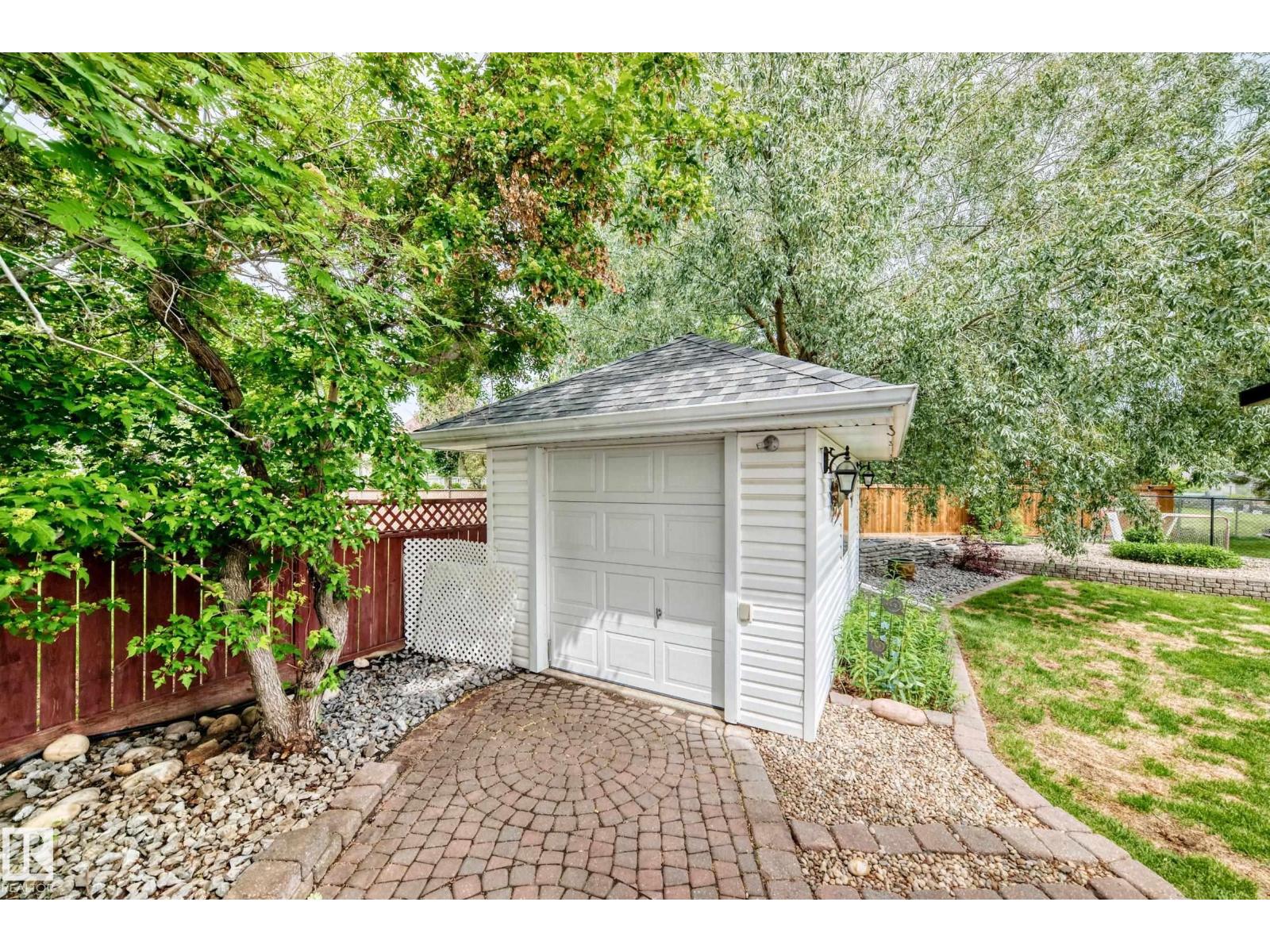 220 KANANASKIS GR — photo 44