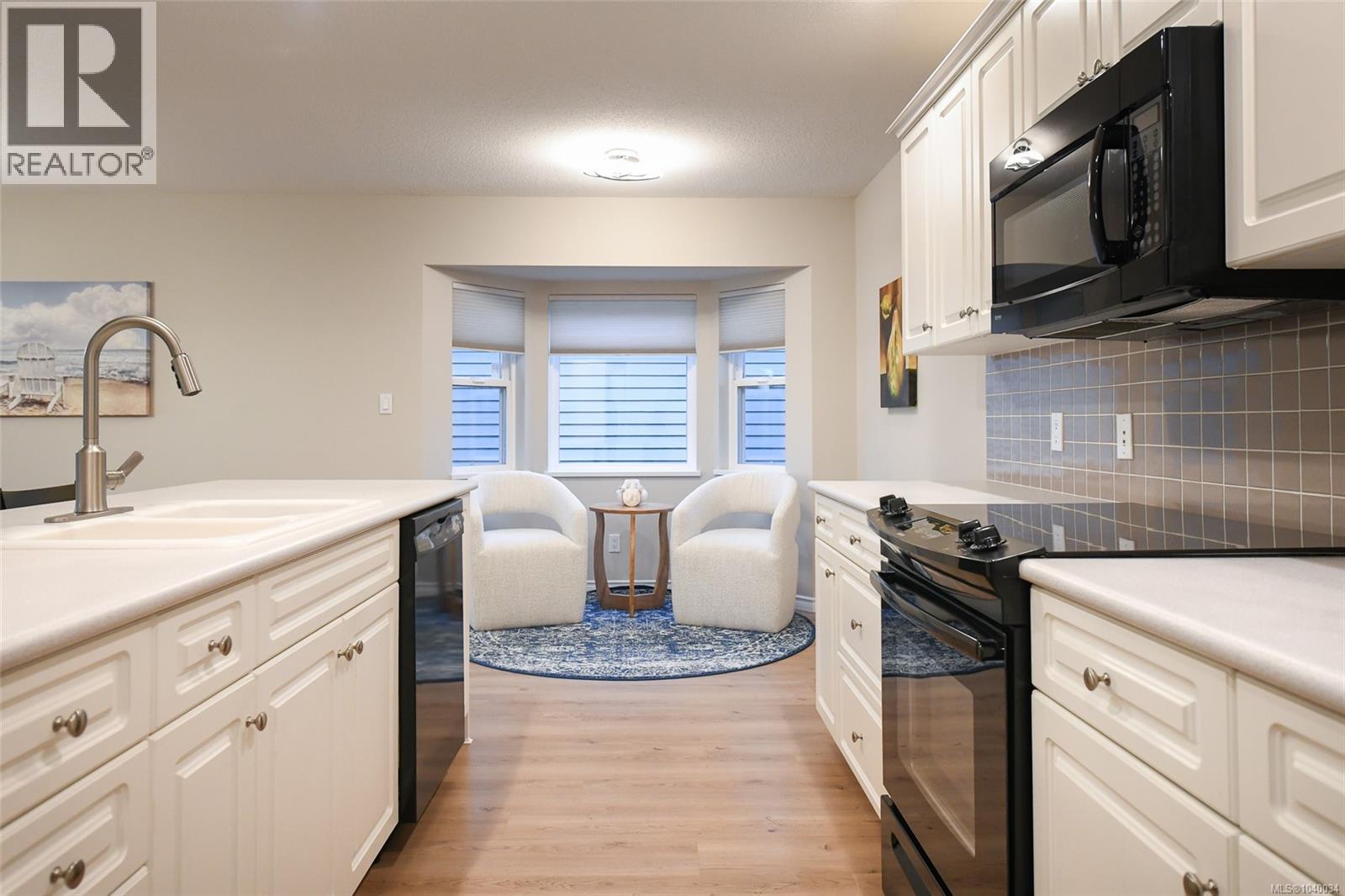 #14 3100 Kensington Cres - 11