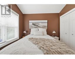 Bedroom - 35095 Old River Road N, Bluewater, ON N0M1G0 Photo 13