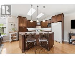 Kitchen - 35095 Old River Road N, Bluewater, ON N0M1G0 Photo 8