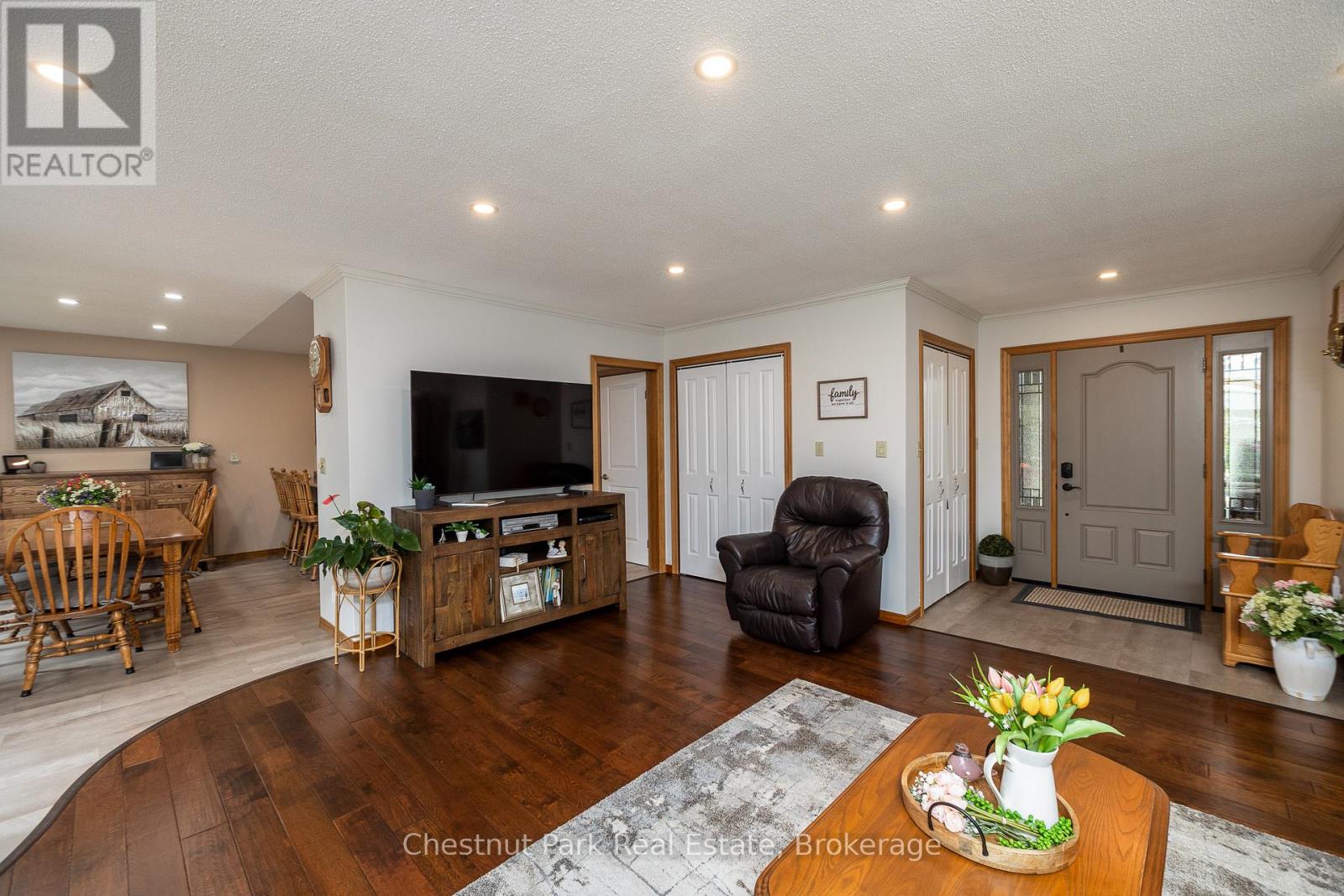 64 MAPLE GOLF CRESCENT - Image 10