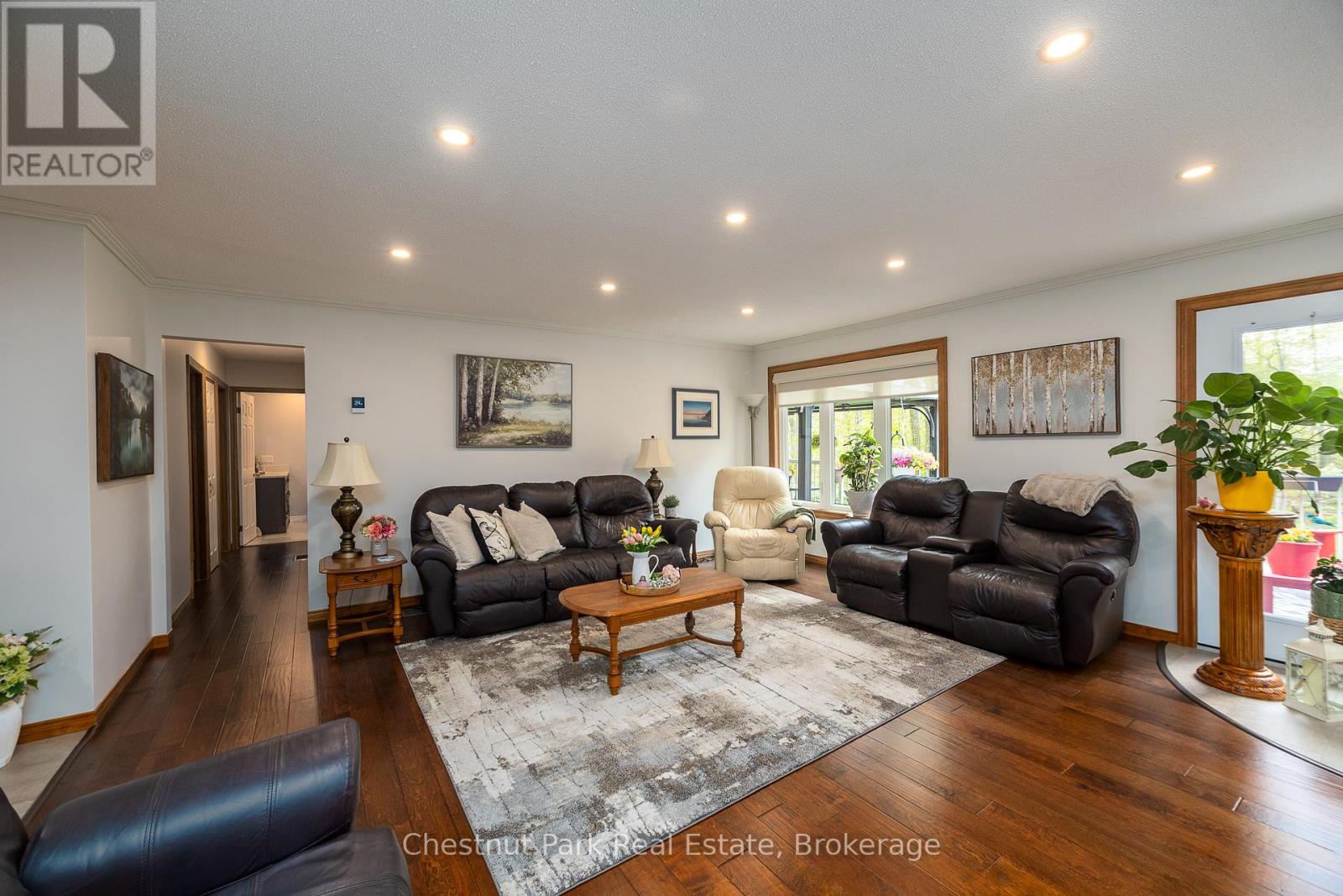 64 MAPLE GOLF CRESCENT - Image 12