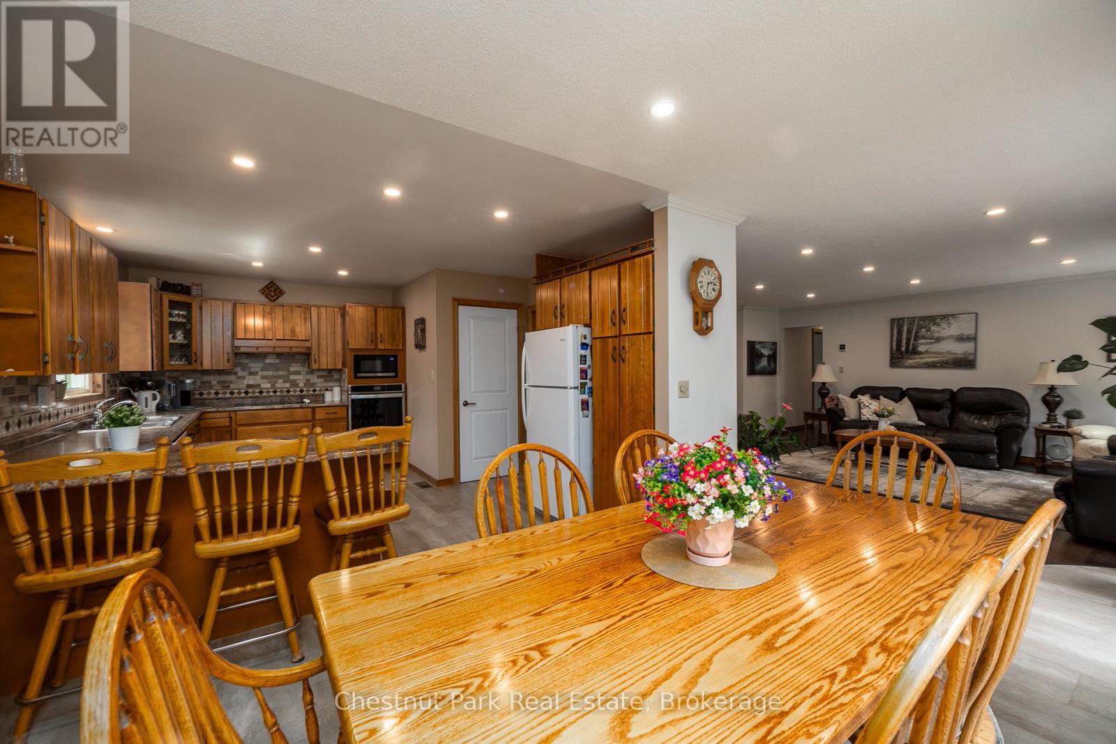 64 MAPLE GOLF CRESCENT - Image 15