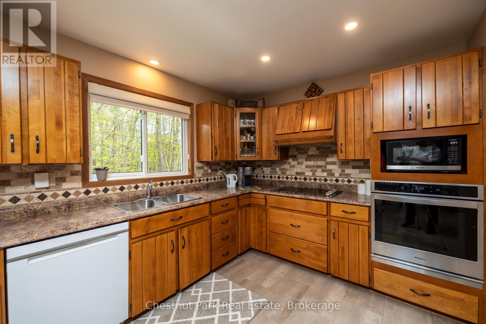 64 MAPLE GOLF CRESCENT - Image 18