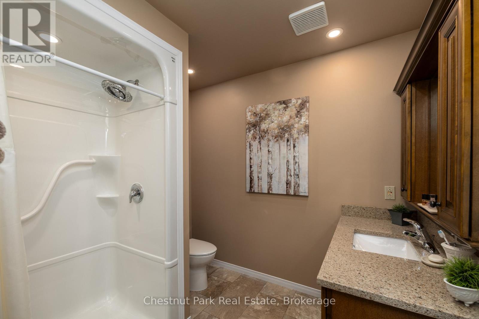 64 MAPLE GOLF CRESCENT - Image 22