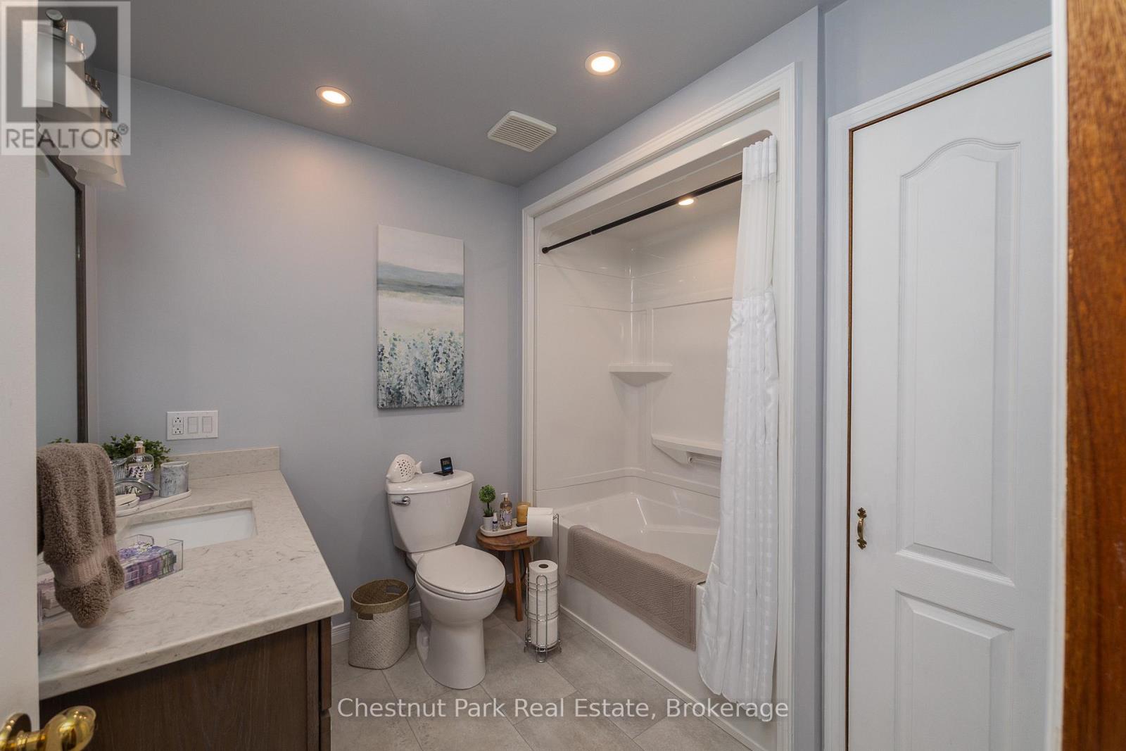 64 MAPLE GOLF CRESCENT - Image 24