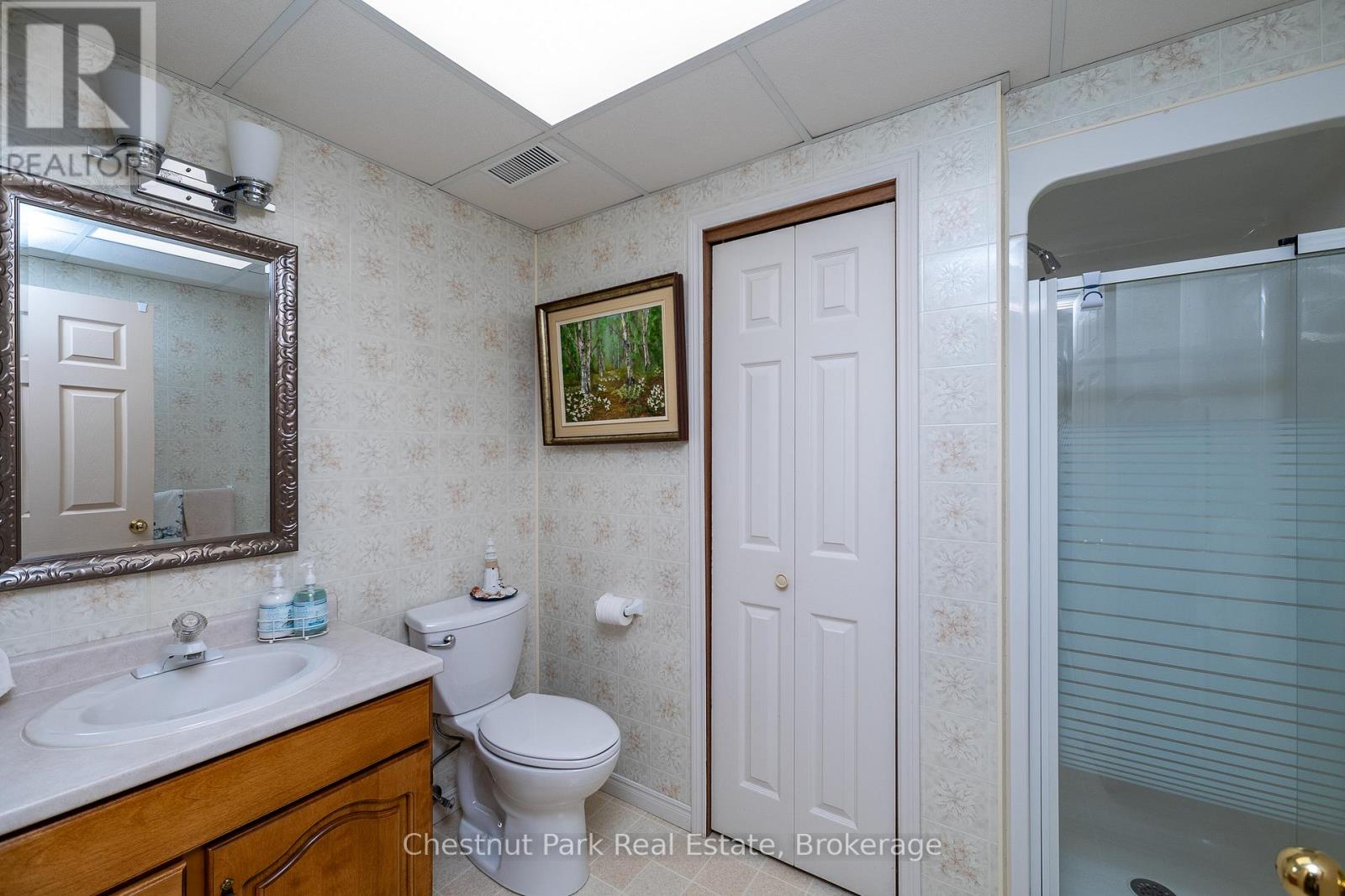 64 MAPLE GOLF CRESCENT - Image 32