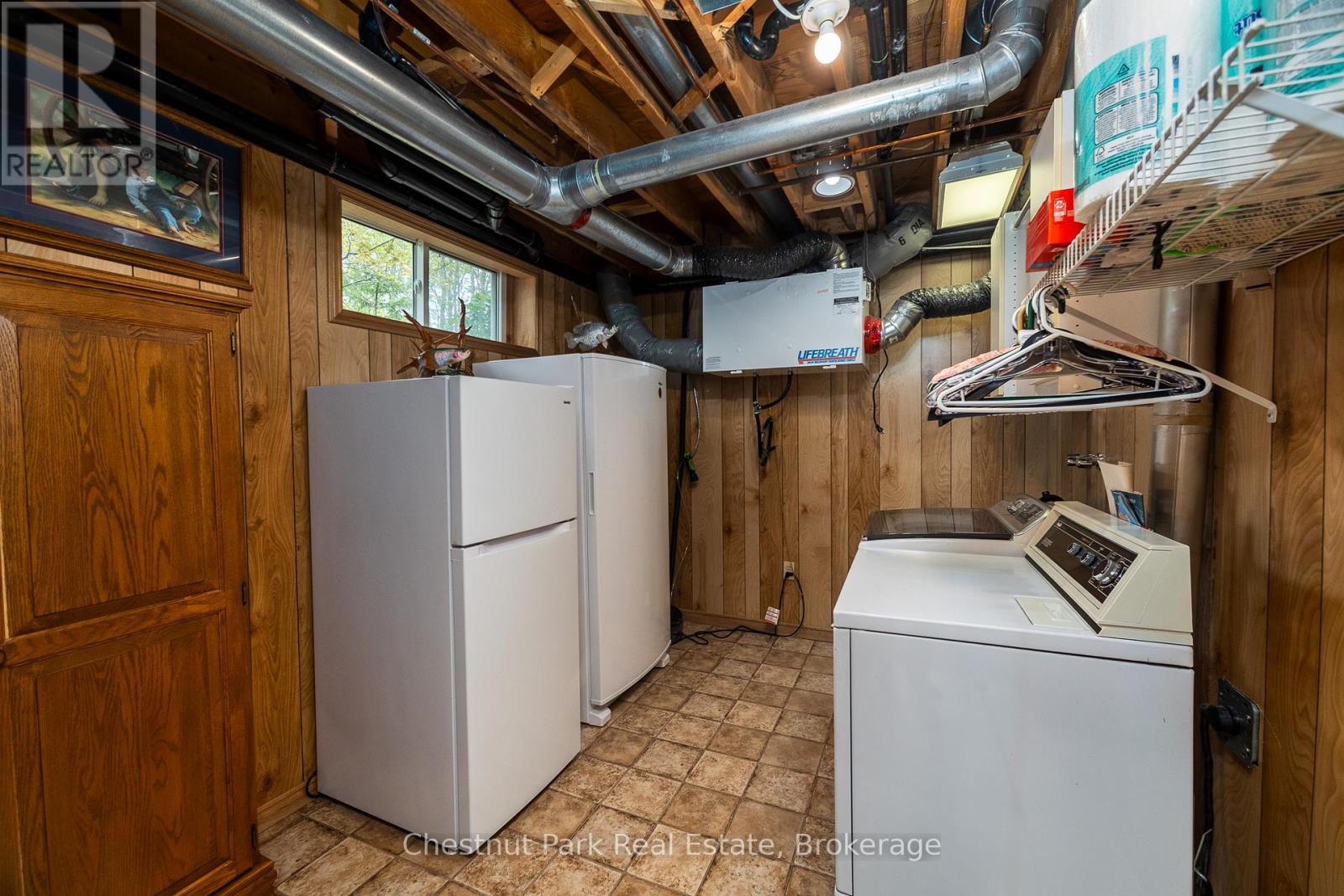 64 MAPLE GOLF CRESCENT - Image 33