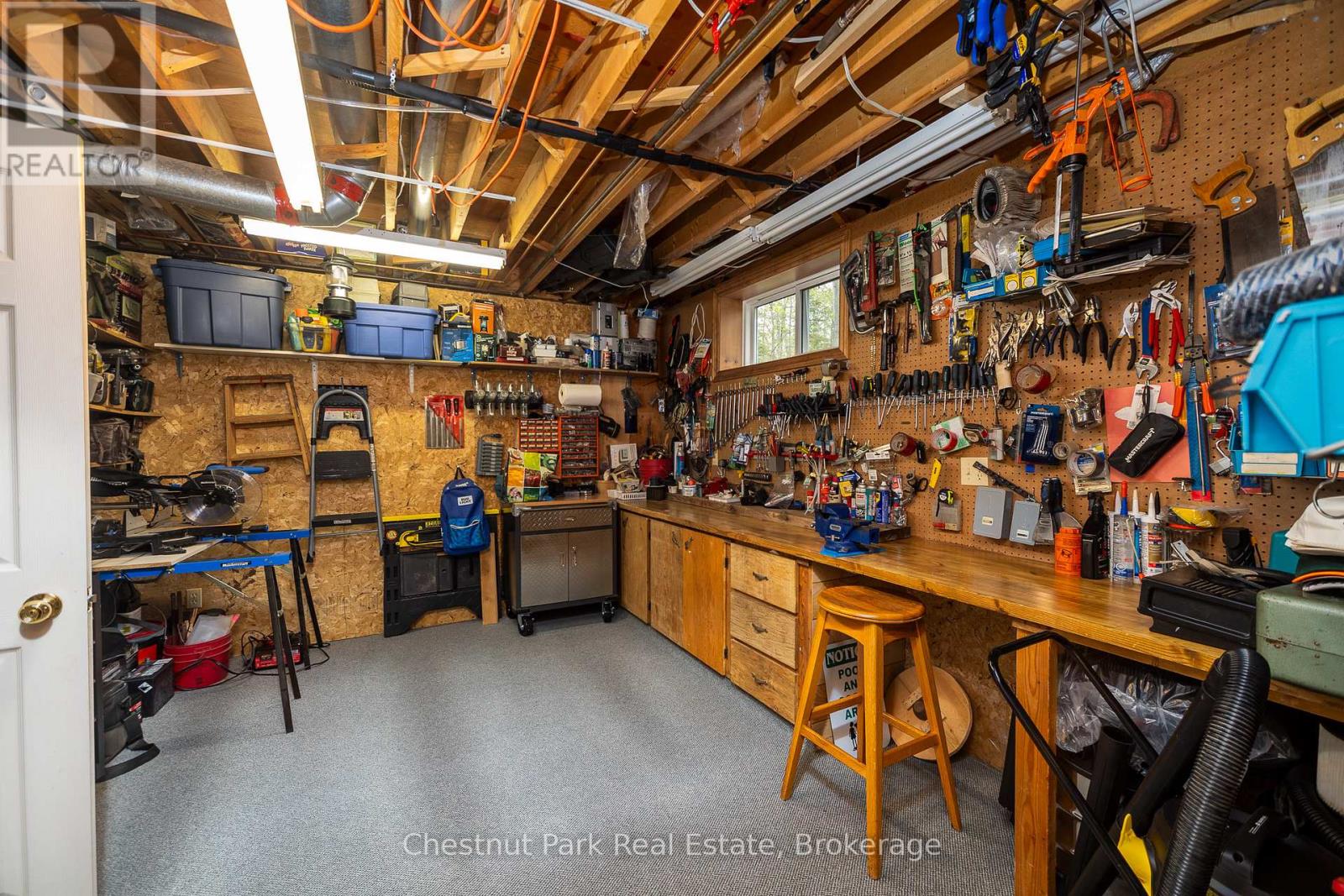 64 MAPLE GOLF CRESCENT - Image 34