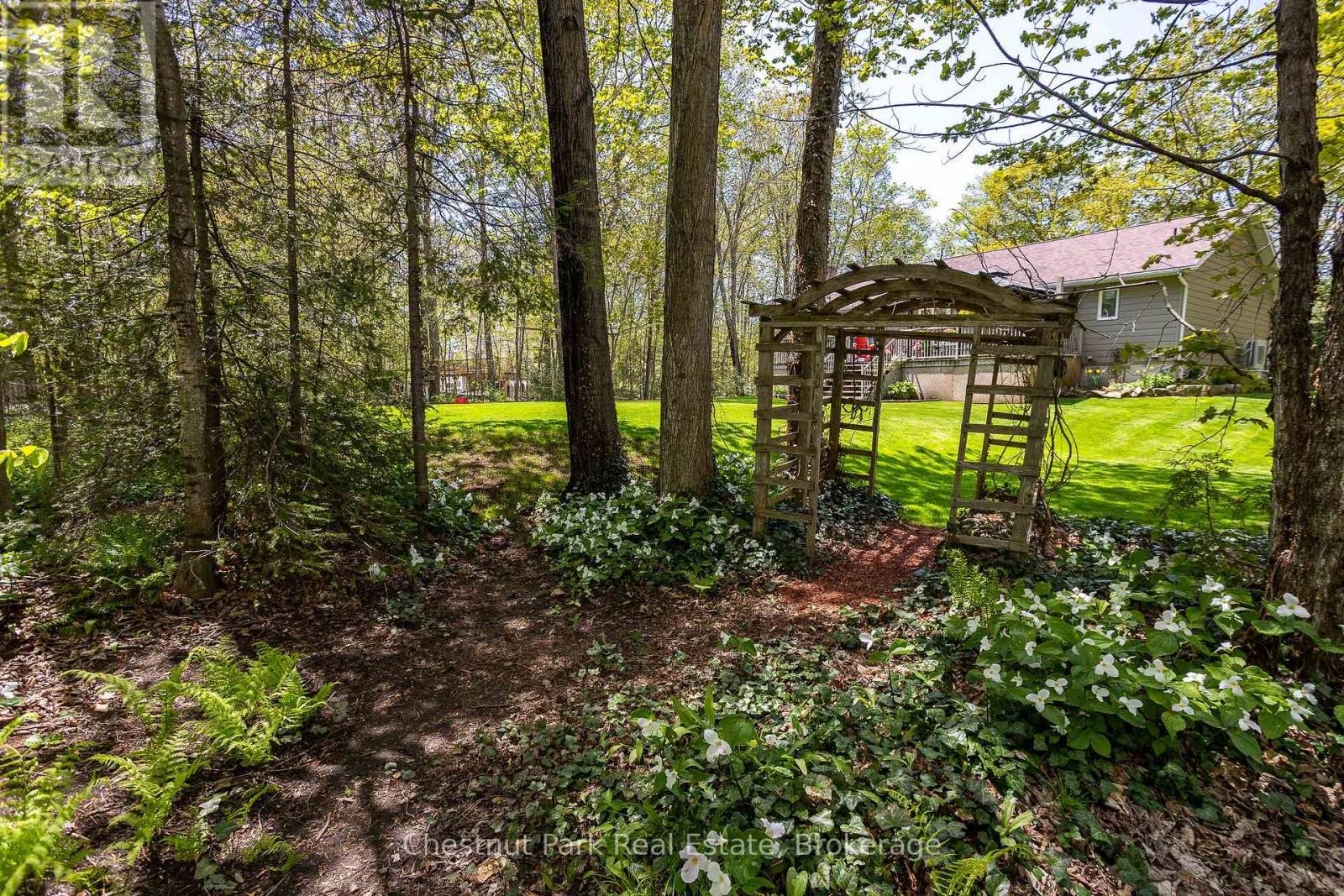 64 MAPLE GOLF CRESCENT - Image 38