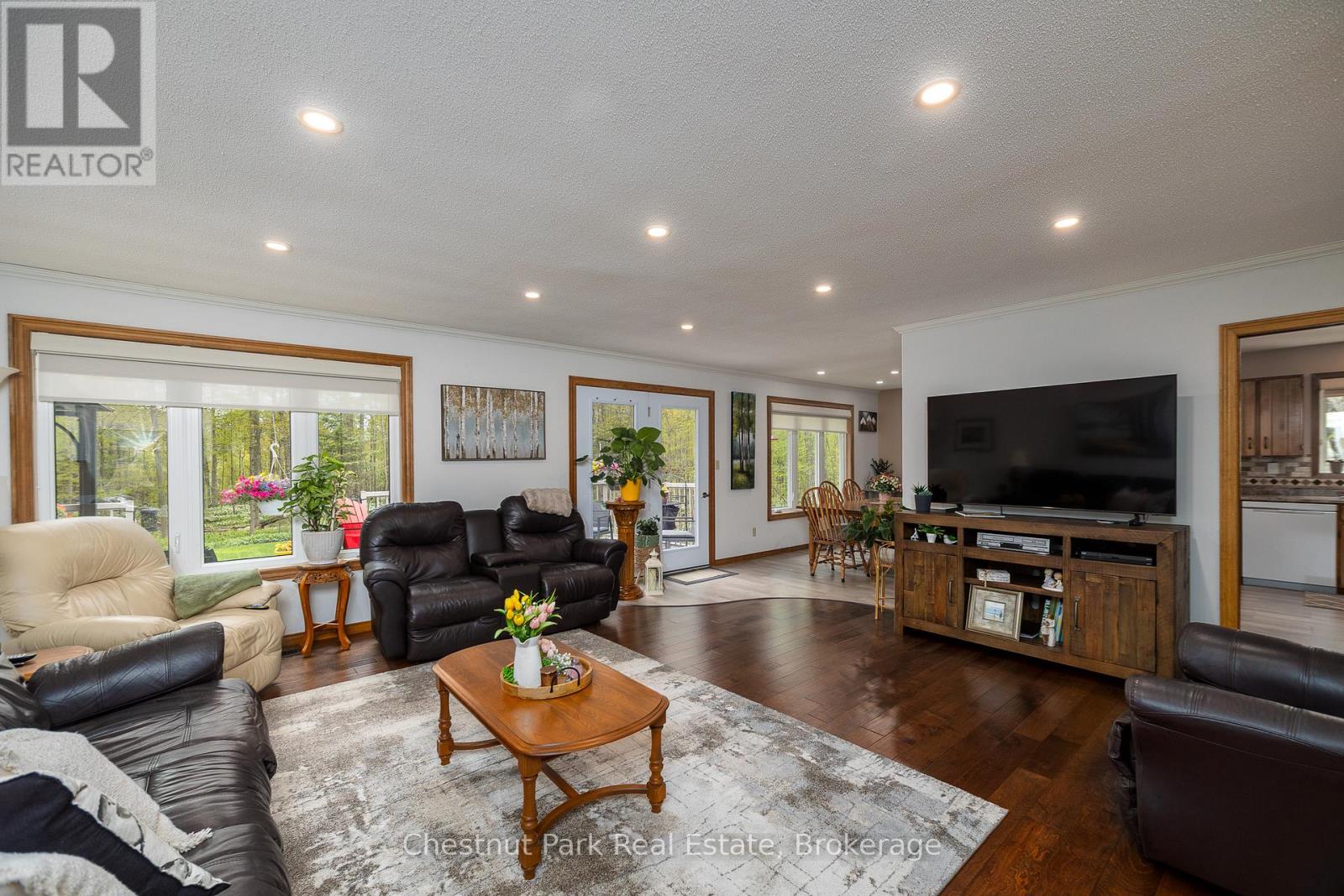 64 MAPLE GOLF CRESCENT - Image 9