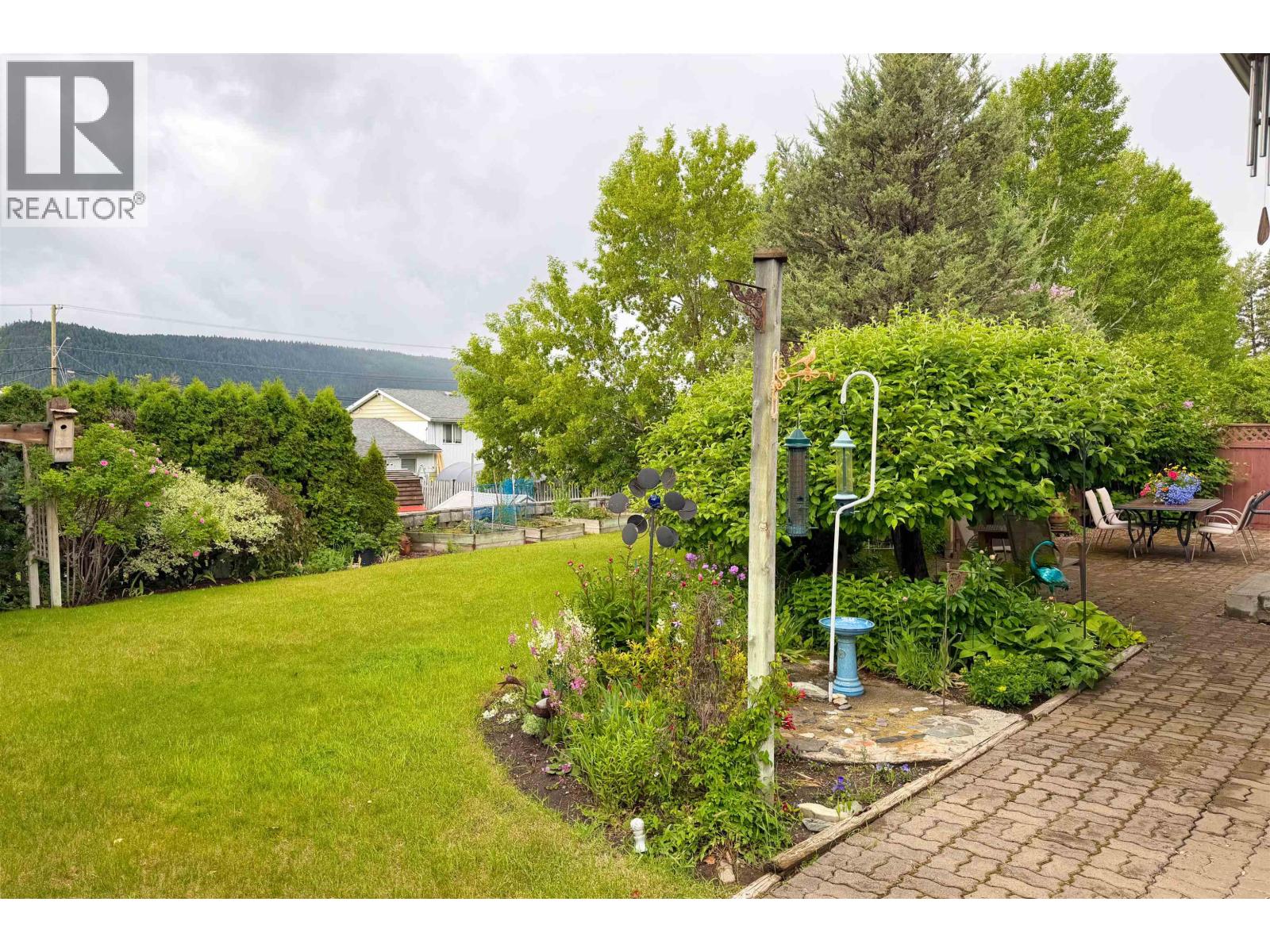 1045 N NINTH AVENUE - 28