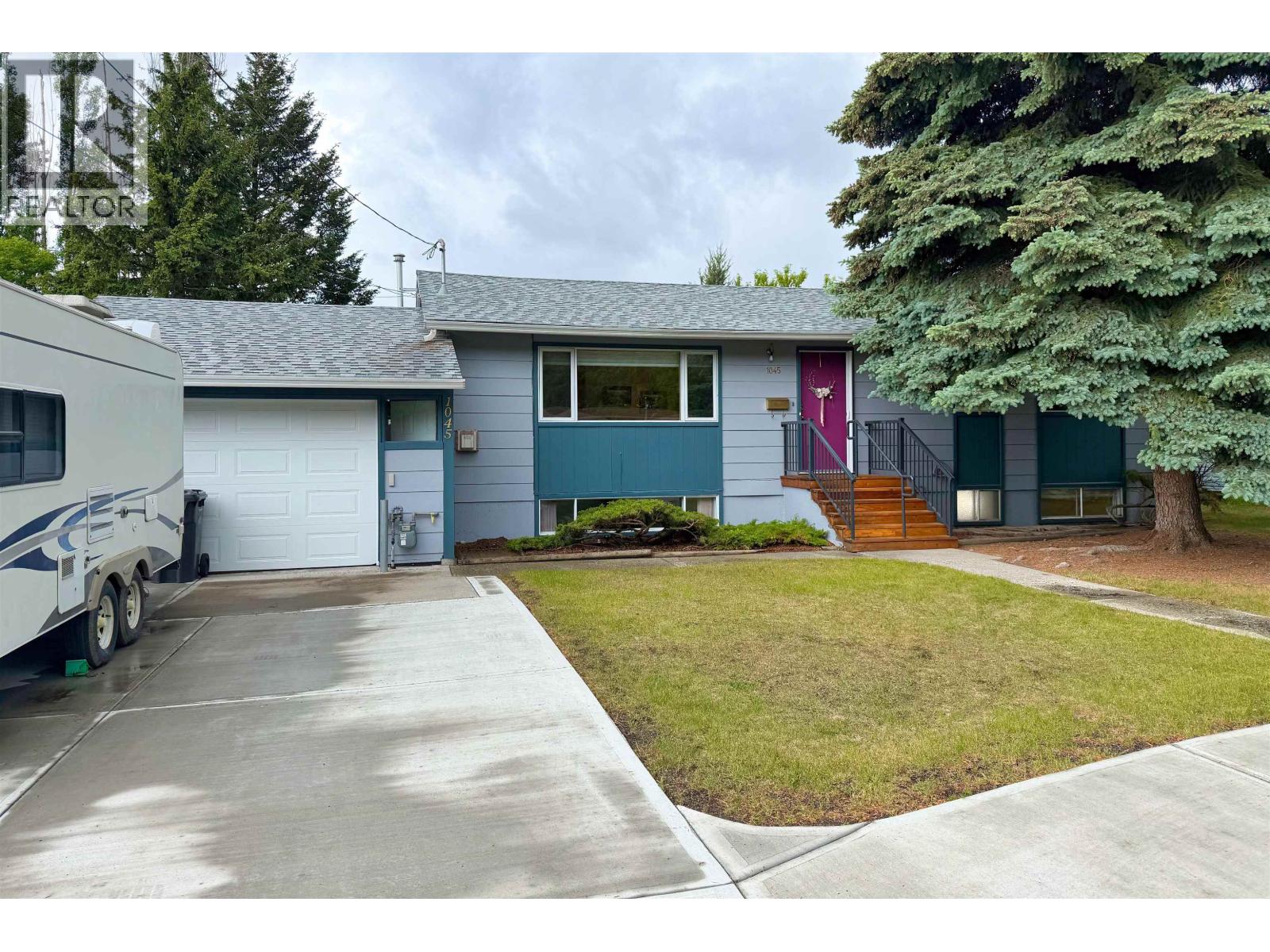 1045 N NINTH AVENUE - 34