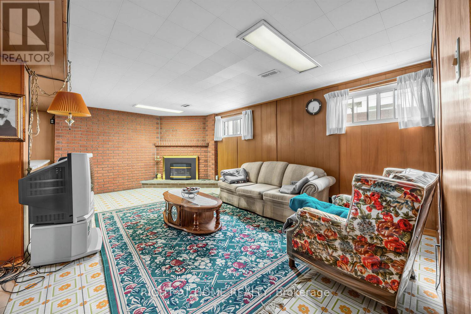 7 DAYSTROM DRIVE - 20