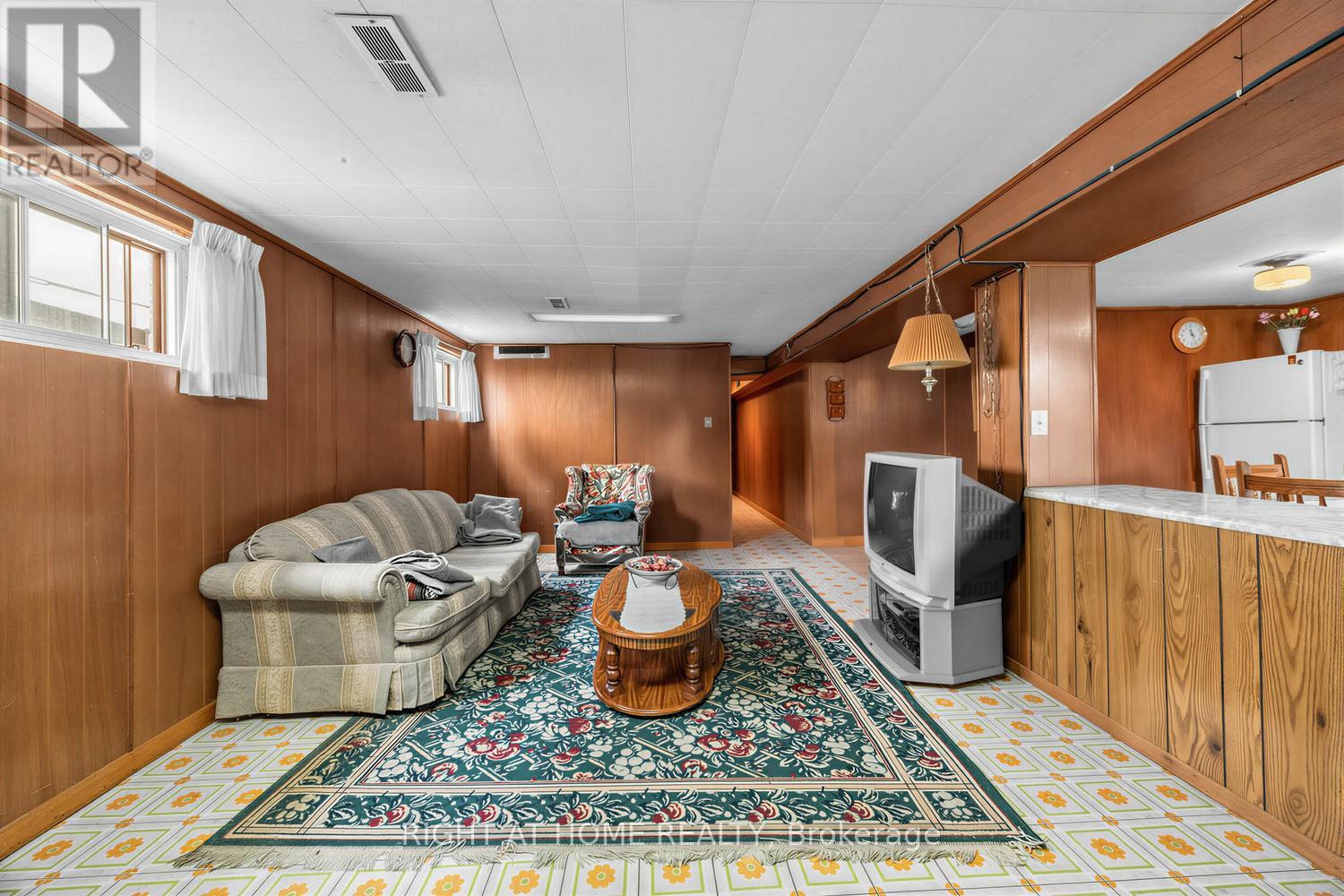 7 DAYSTROM DRIVE - 22