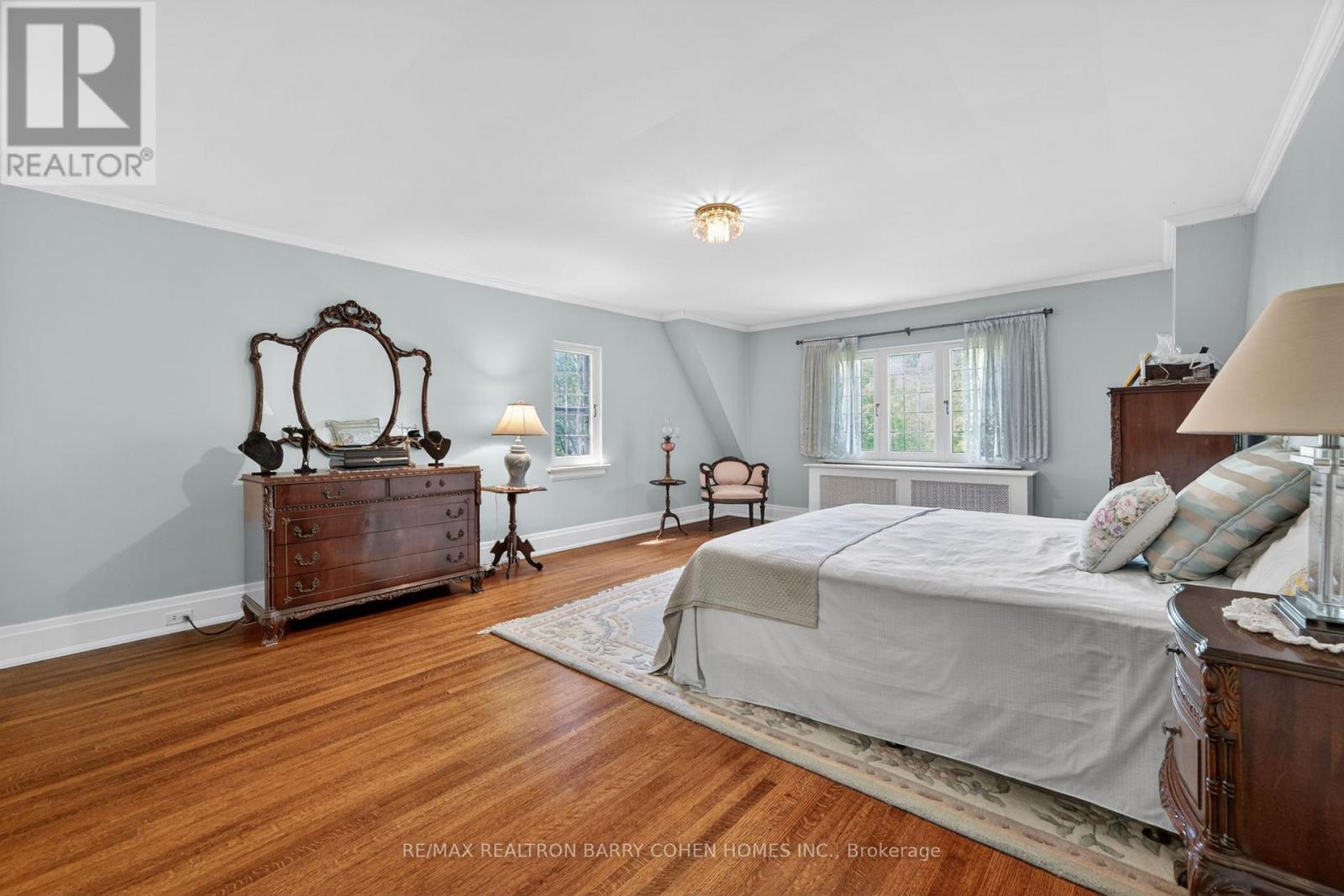 29 STRATHGOWAN CRESCENT - 12