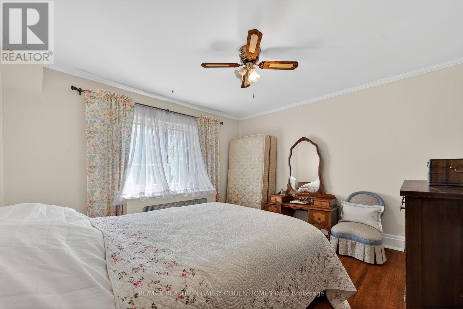 29 STRATHGOWAN CRESCENT - 14