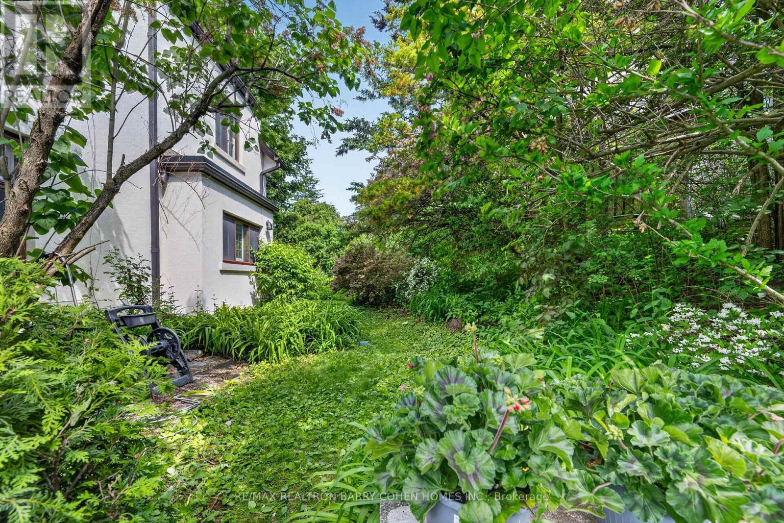 29 STRATHGOWAN CRESCENT - 18