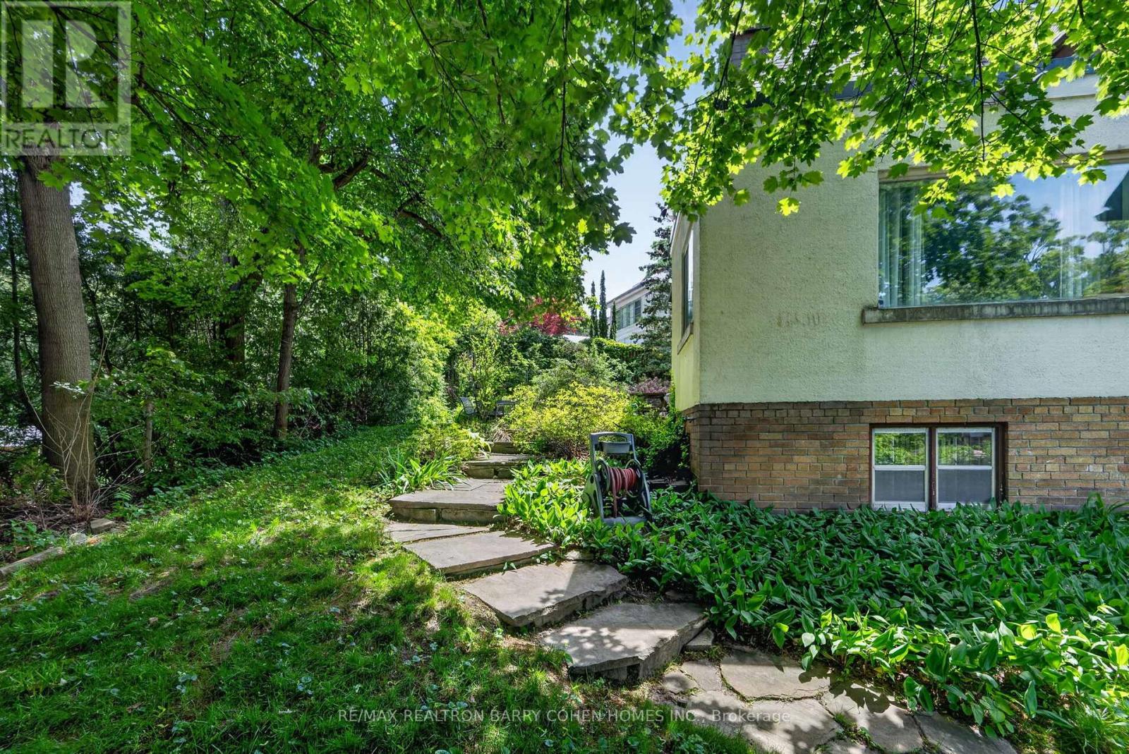 29 STRATHGOWAN CRESCENT - 21