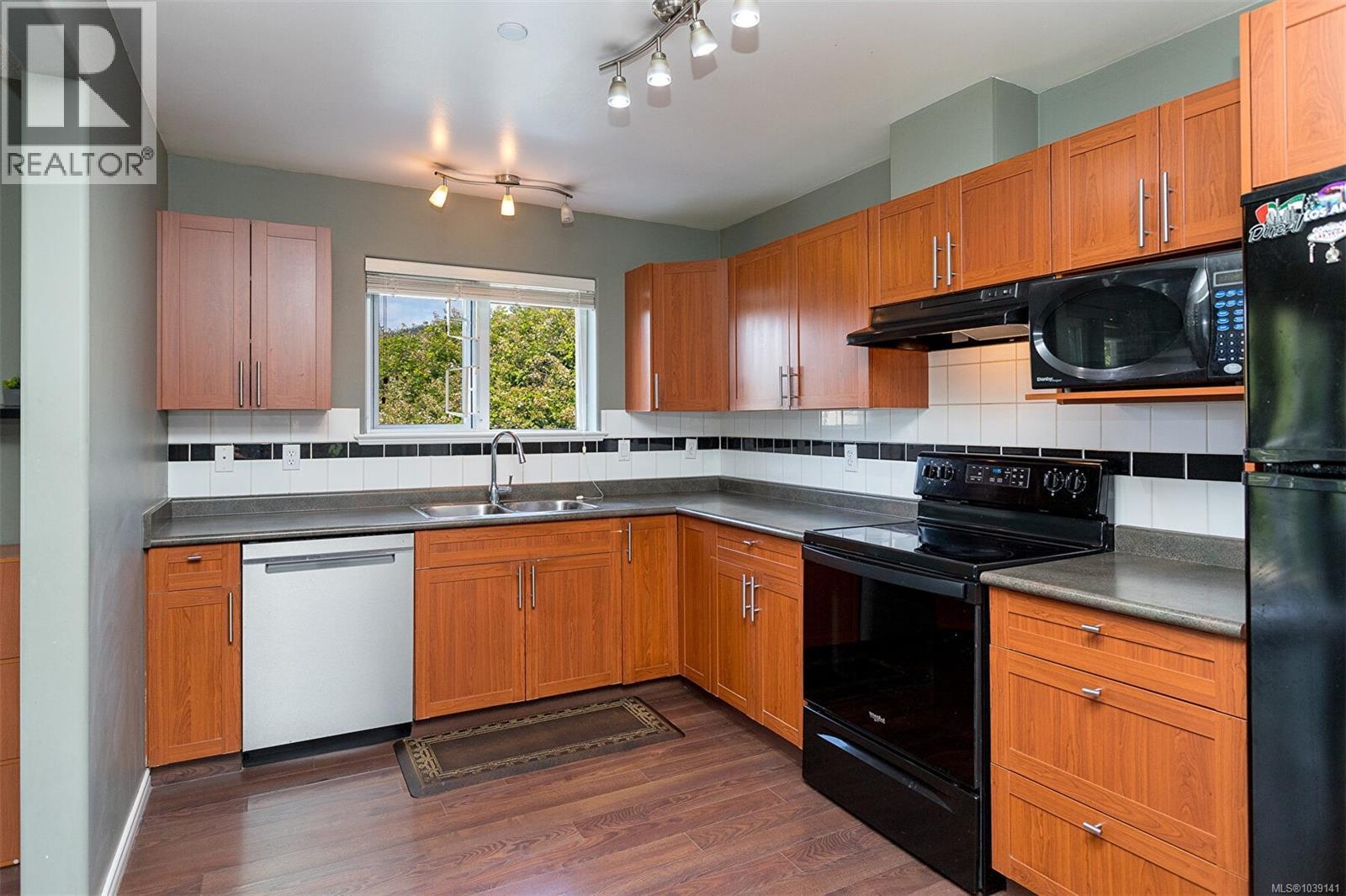 #305 908 Brock Ave - 16