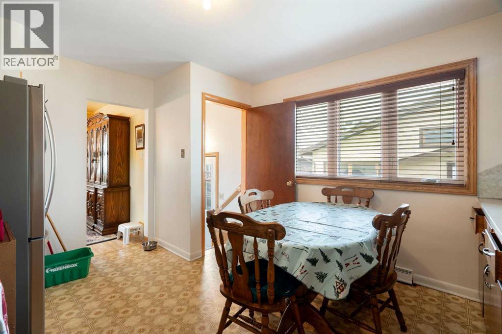 3019 37 Street SW — photo 14