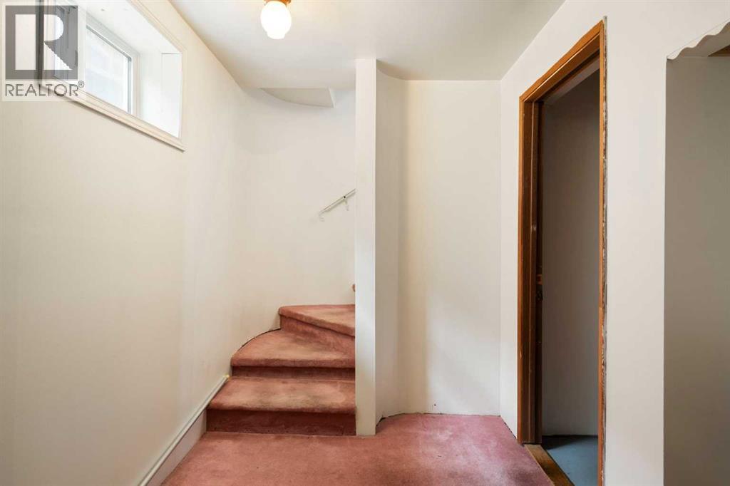 3019 37 Street SW — photo 21