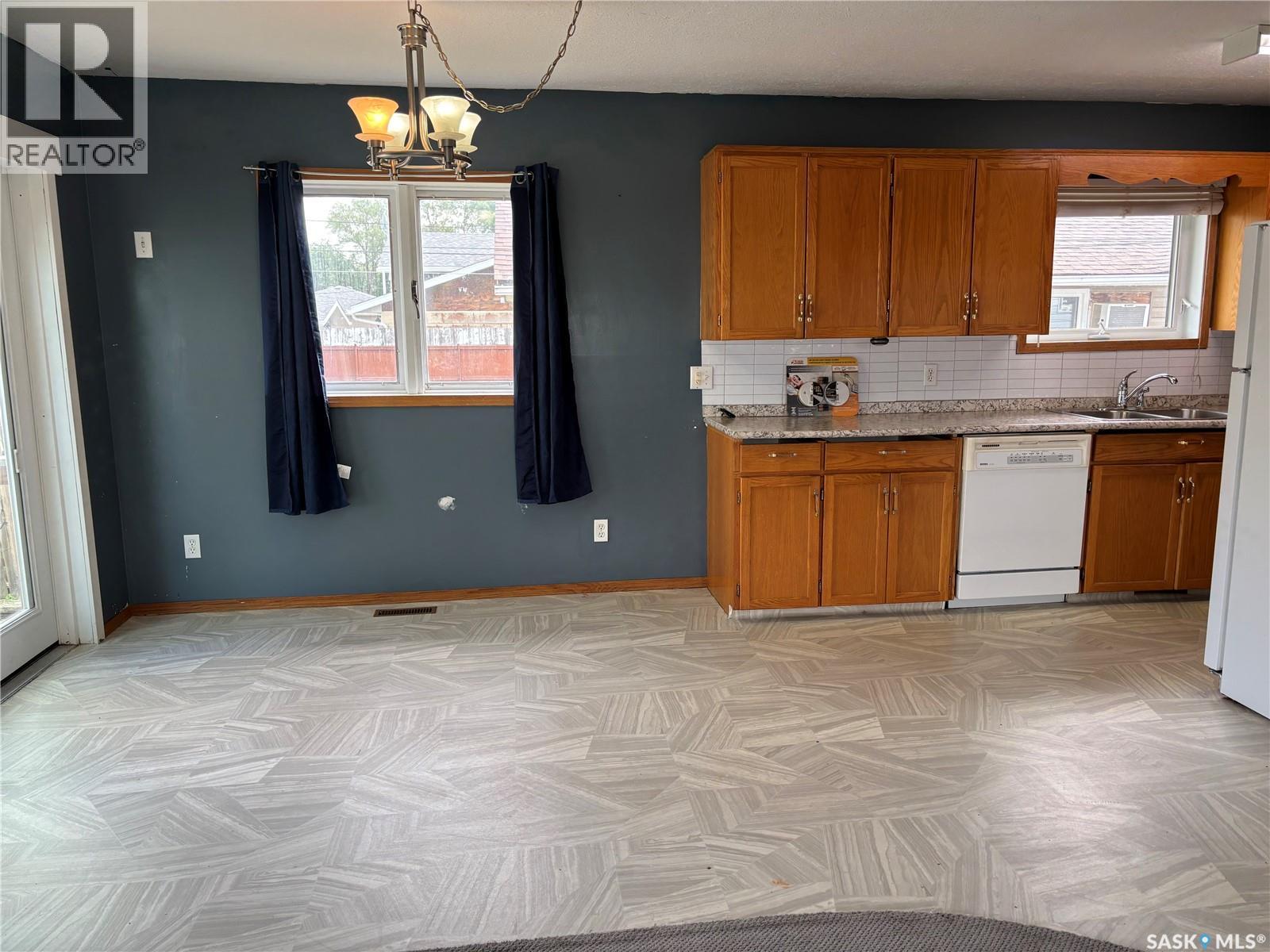 1012 Stadacona STREET E — photo 17