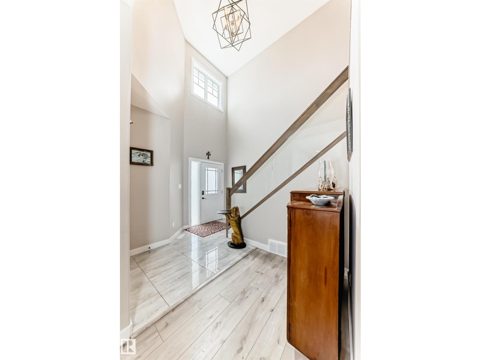 3895 Robins CR NW - 3