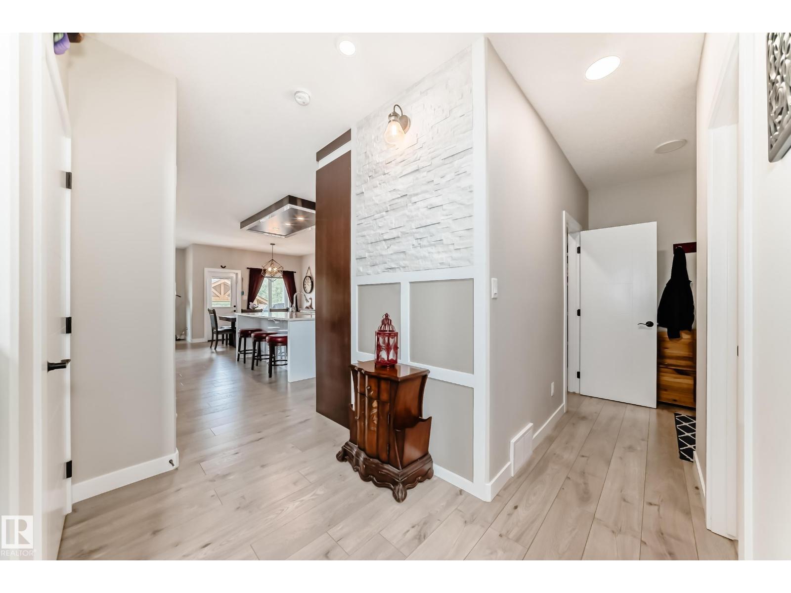 3895 Robins CR NW - 4