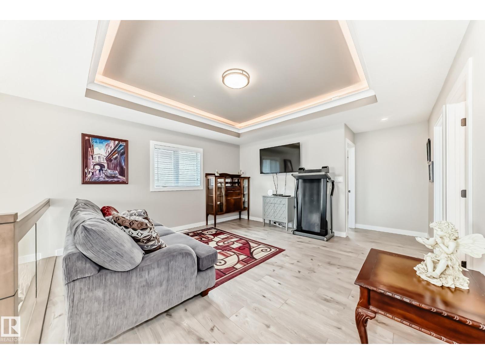 3895 Robins CR NW - 43